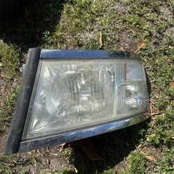 2008–2011 Dodge Dakota Driver Side Headlight – $80 OBO