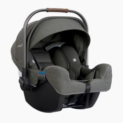 Nuna Pipa Infant Car Seat WITH Base