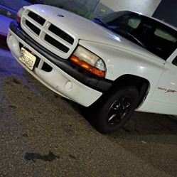 Dodge Dakota  