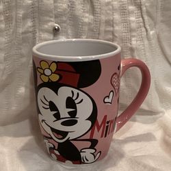 Disney Minnie Mouse Pink Mug Big Kiss Hearts