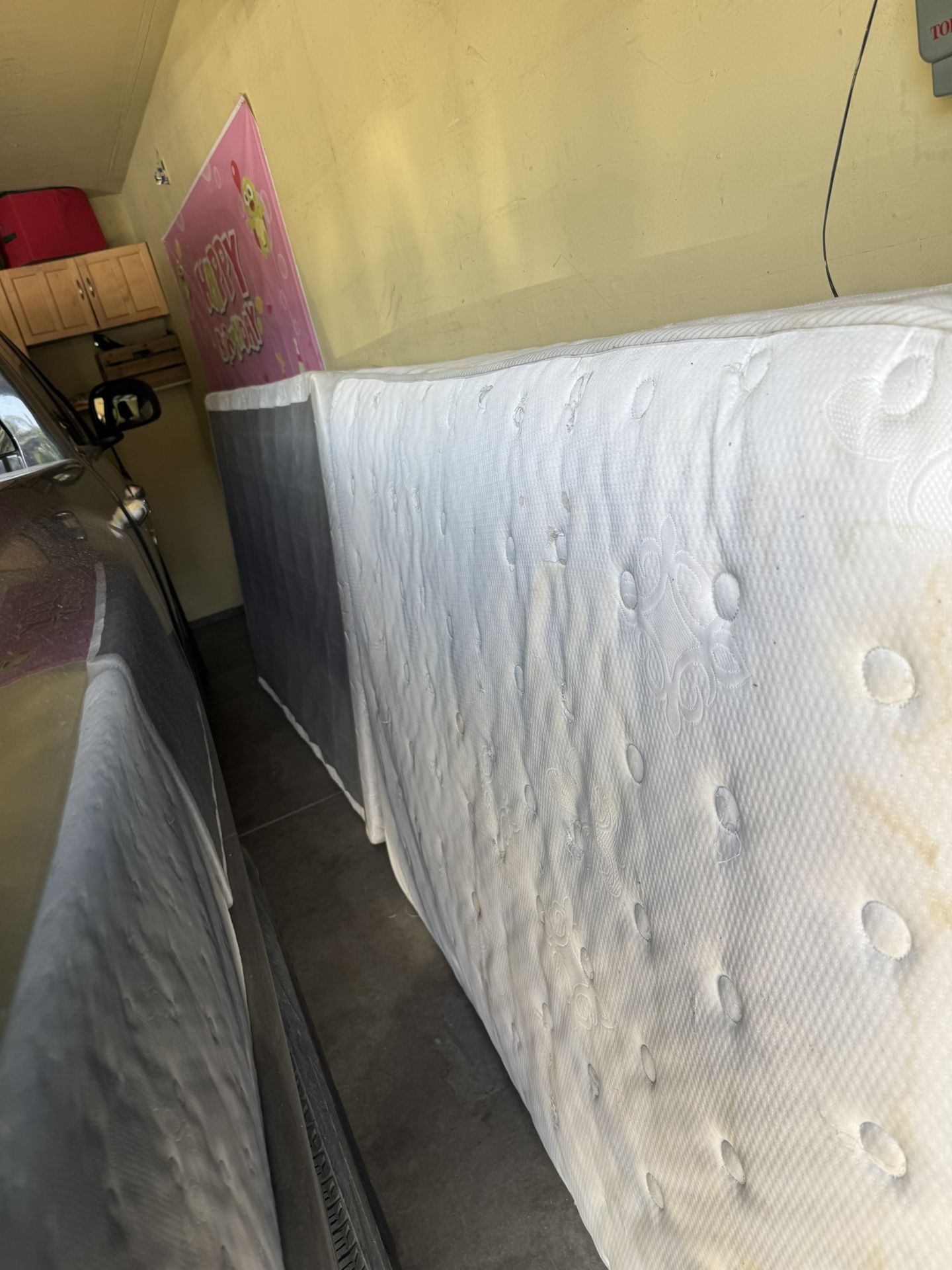 Free Full Size Matters And Box Springs