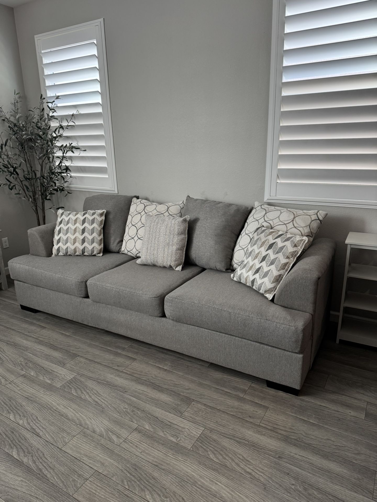 Sofa Set / Couches Sofa & Love Seat