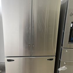 Refrigerator LG French door 36” inches wide NEW stainless steel 