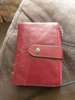 Men's wallet made of natural leather]