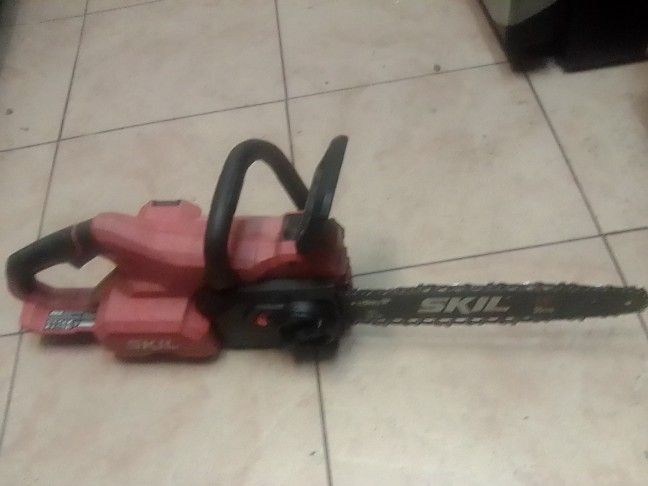 SKIL 40-volt 14-in Battery 2.5 Ah Chainsaw