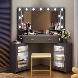 Brand New Vanity with LED Mirror – Never Used (No Stool) 