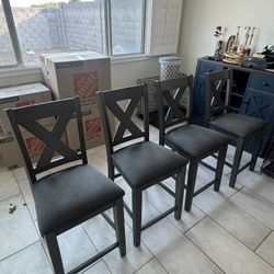 Stools/Chairs