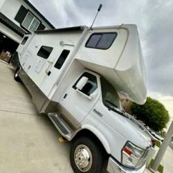 2013 Ford E-450 V10 Motorhome RV 