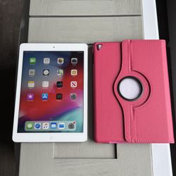 Apple iPad Air Tablet Bundle