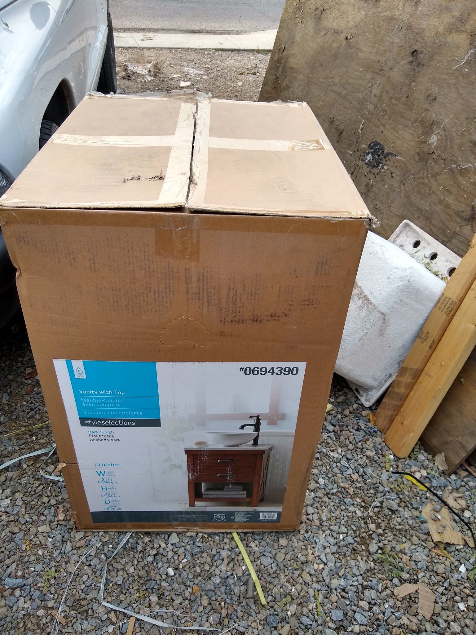 Brand new Cromlee Single Sink Vanity w/White Engineered Stone top