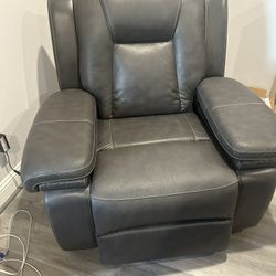 Oversized Electric Recliner 