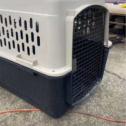 Great Choice Pet Kennel Size. L36 XW 25 H27. Price 65$.  Pick Up. E.  Side.  Tacoma 