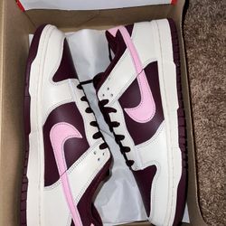 Nike Dunk Valentine’s Day