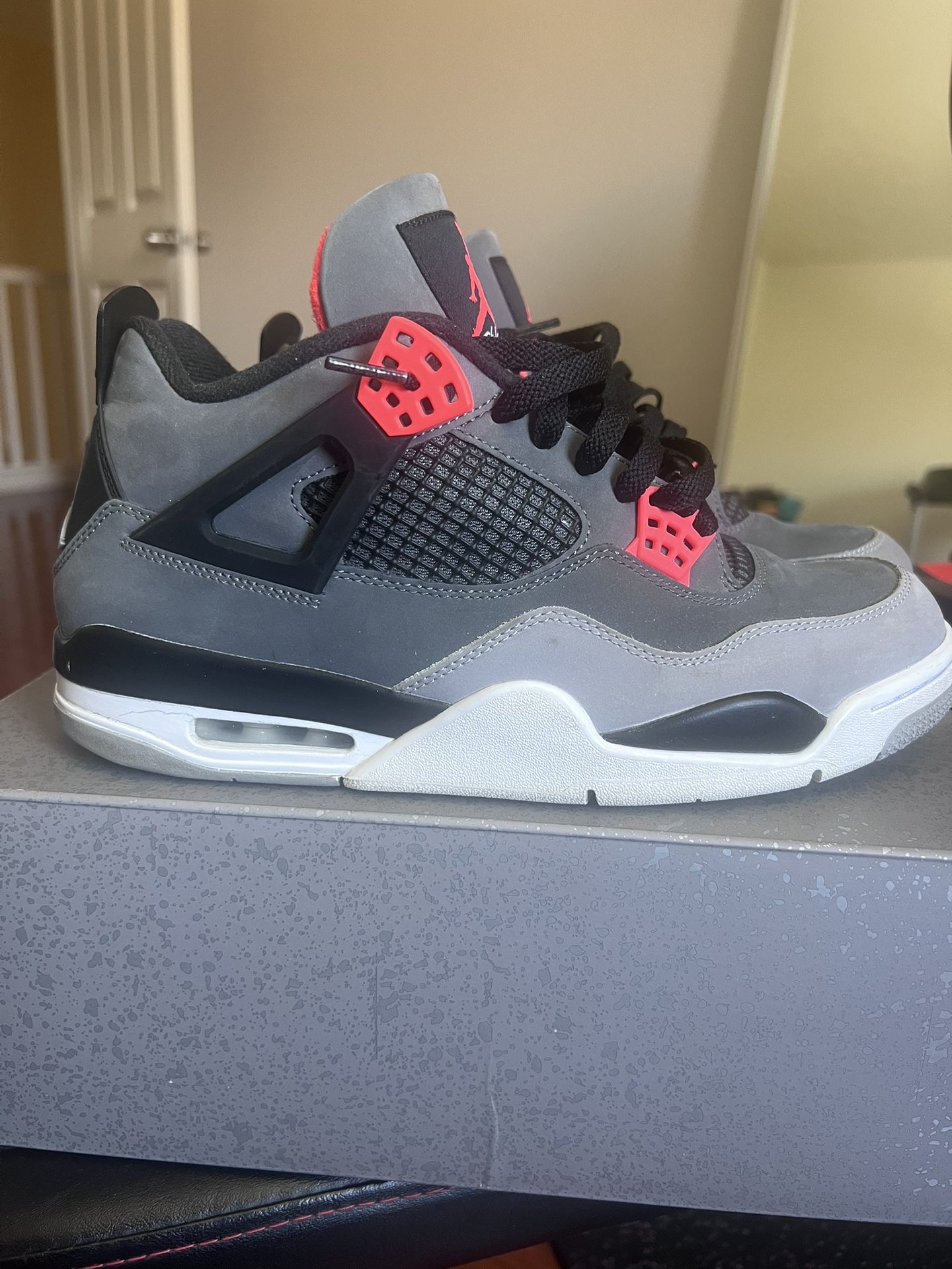 Jordan 4 Retro Infrared