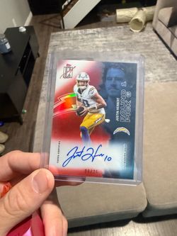 Signature Topps Series (Justin Herbert Auto 08/25