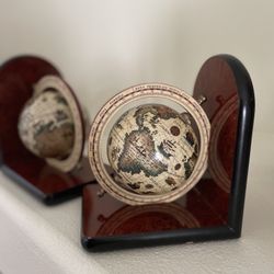 Vintage Globe World Map Bookstand Pair Set 