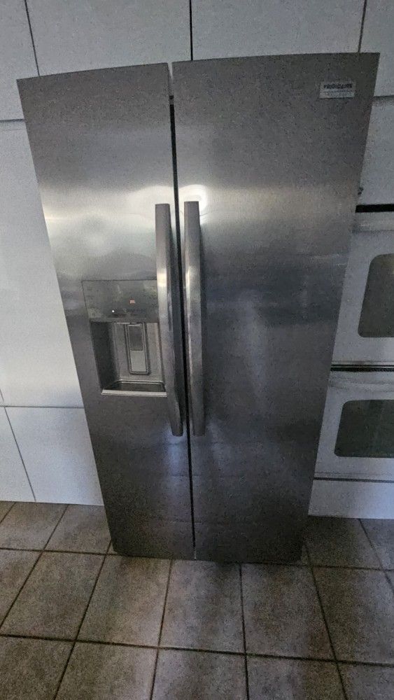 22.3 Cubic 2025 Built Frigidaire