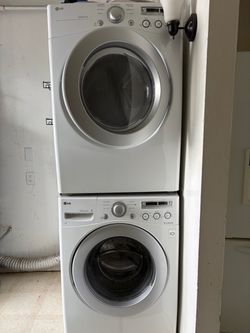 LG washer and dryer set (Electric)