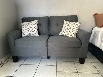 6’ Foot Couch (NEW)