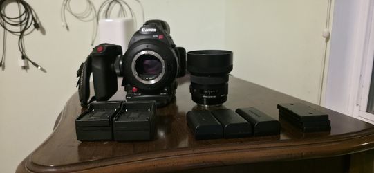 Canon EOS C100 Mark II And Sigma 30mm F/1.4