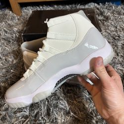Jordan 11 Pearl Size 10 Men’s Sneakers