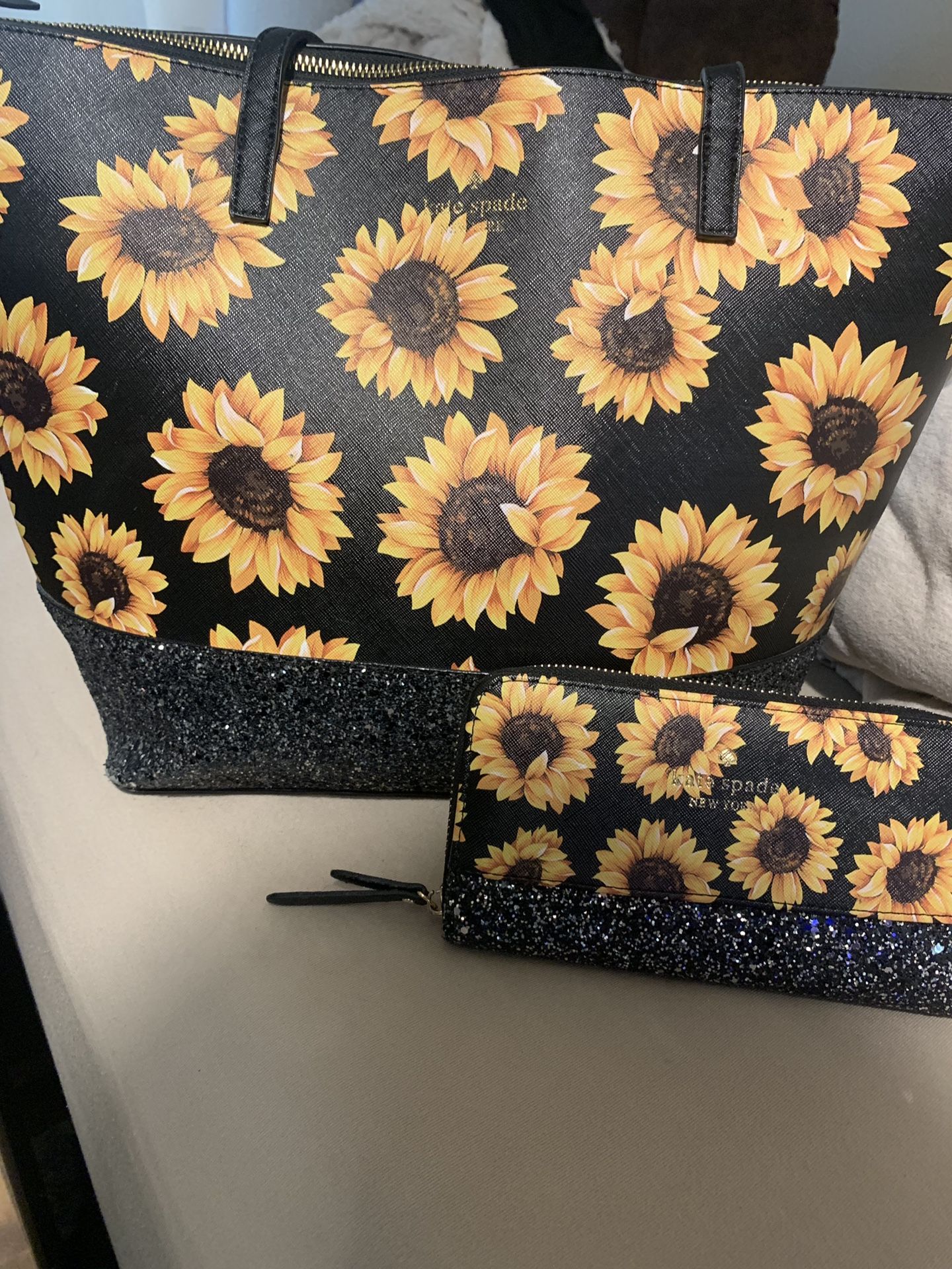 Kate spade shop sunflower wallet