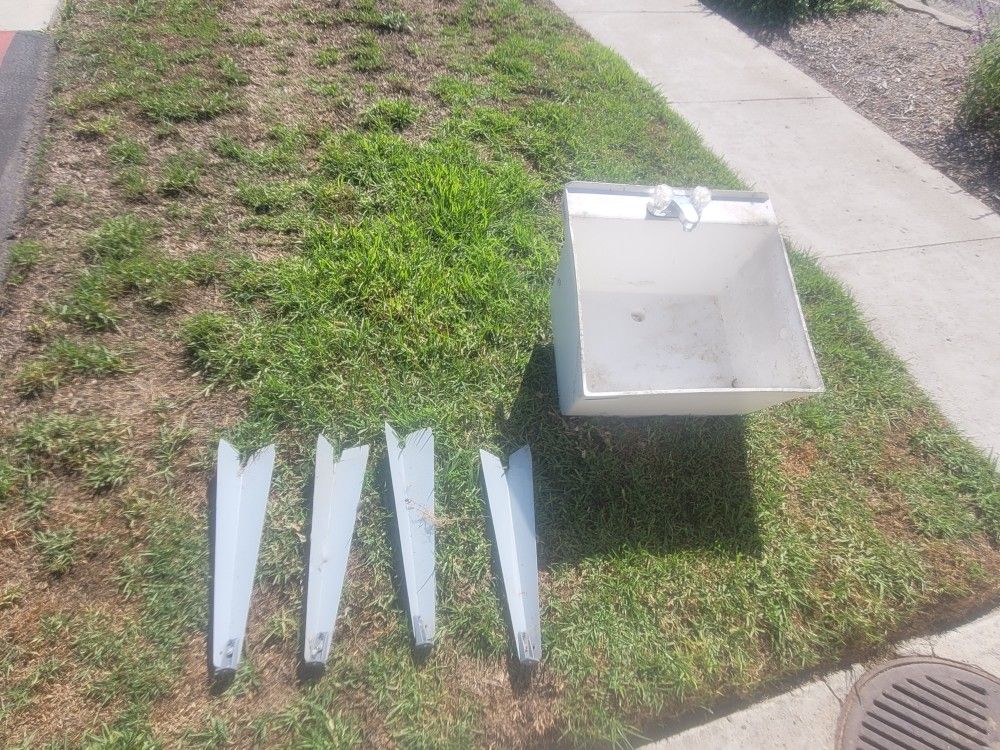 Utility Sink And Legs