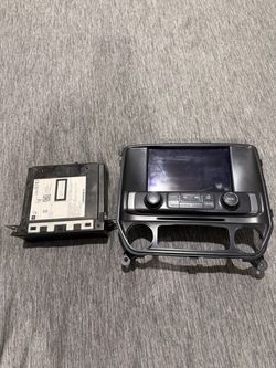 GM Chevy Infotainment Radio Display Unit with Module