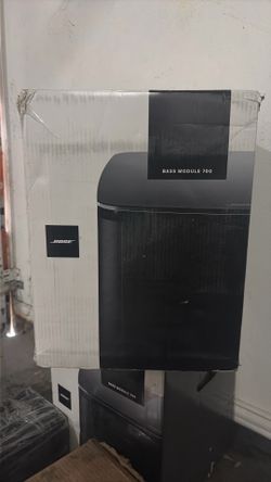 Bose Bass module 700 with sound bar