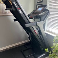 SOLE F63 TREADMILL ( LIKE NEW & DELIVERY AVAILABLE TODAY)