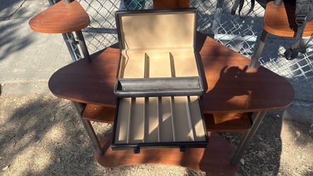 Jewelry box