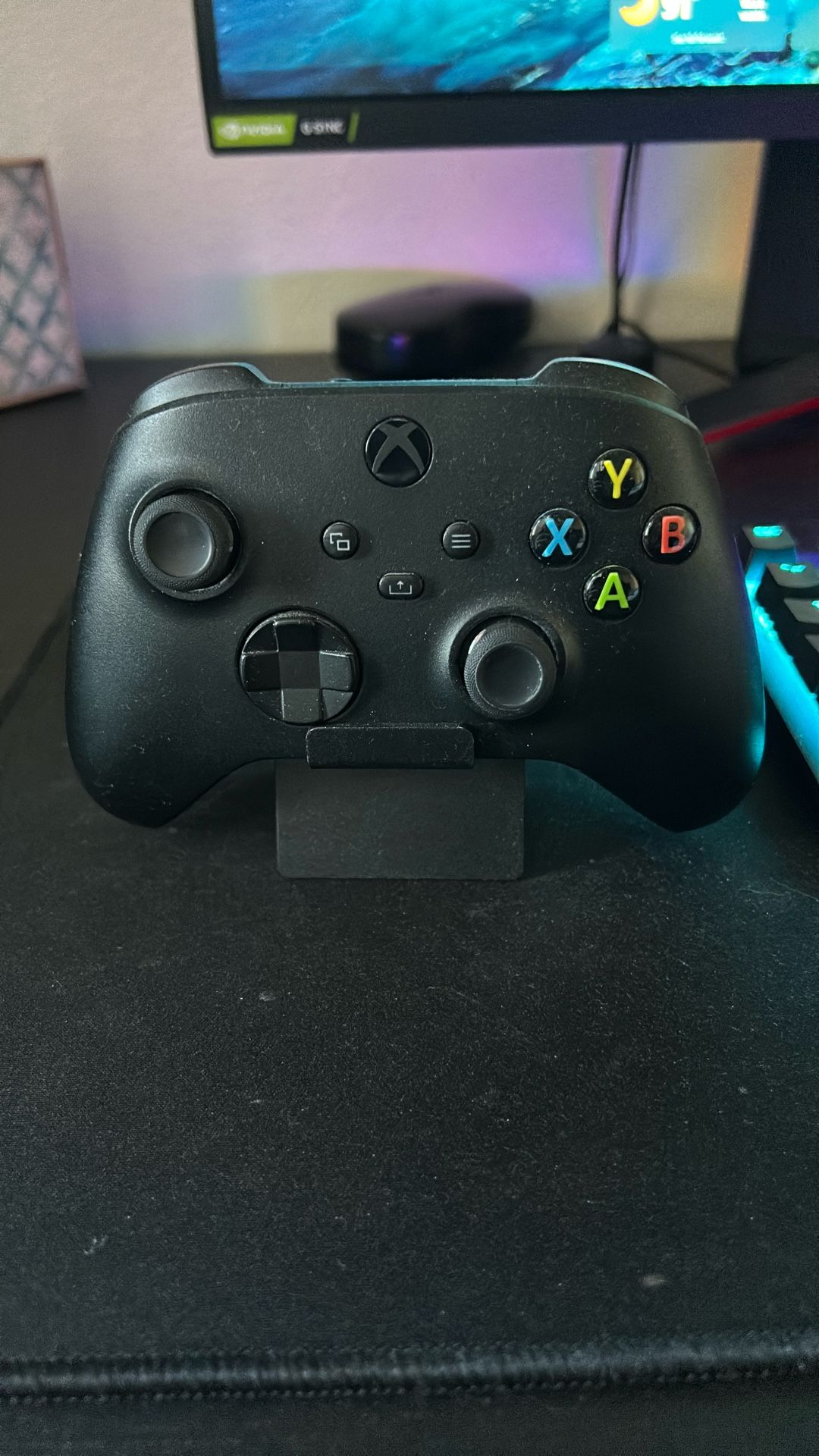 Xbox Series X Controller And Stand