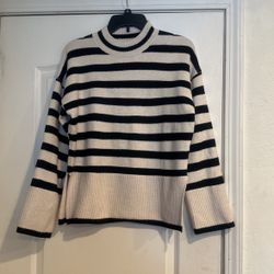 Women’s Vici XS Sweater