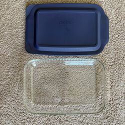 EXCELLENT CONDITION Pyrex 233-S Clear Glass 3Qt 13x9 Baking Dish Casserole w Blue Lid