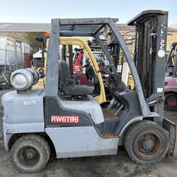 2012 Nissan Forklift 5000lbs 