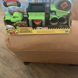 Play- Doe With Truck ( New)