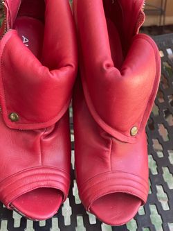 High heels red