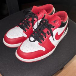 Jordan 1 low Reverse black toe