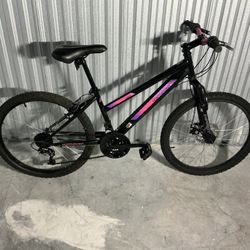 BICYCLE NORTHPOINT 18 SPEED SIZE 24 BRAND NEW 