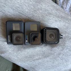 Go Pros And Accessories 