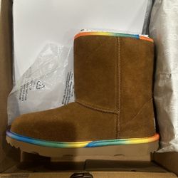 UGG Rainbow Size 5