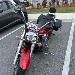2007 Yamaha V-Star 1300 - $3200