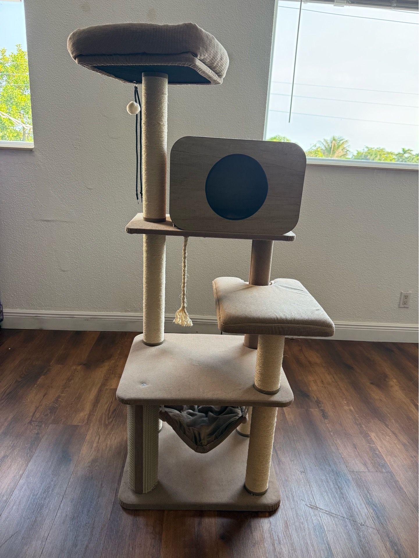 Cat tree