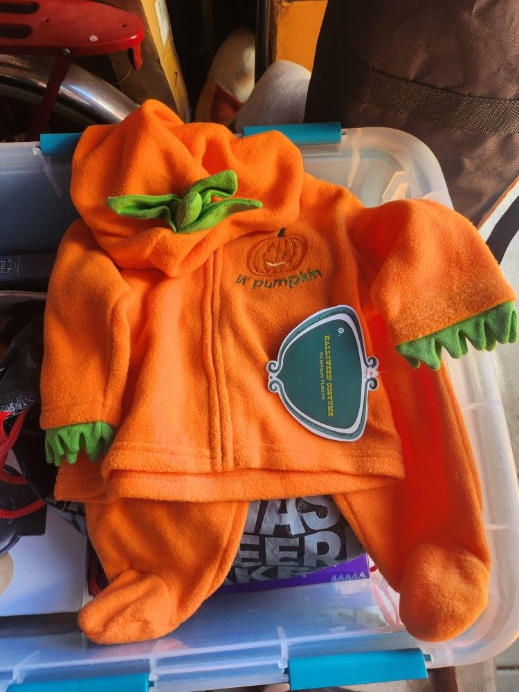baby size 3Months PUMPKIN fleece 2 piece suit