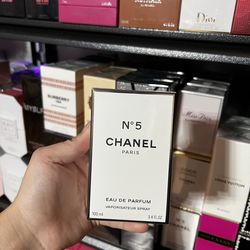 Chanel N.5 perfume