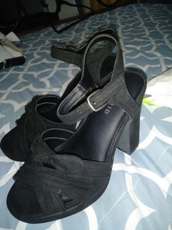 BLACK TORRID HEELS 6.5 W BRAND NEW