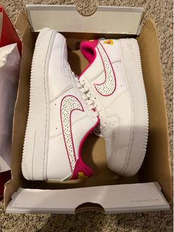 Air Force 1 size men’s 9.5 woman’s 11