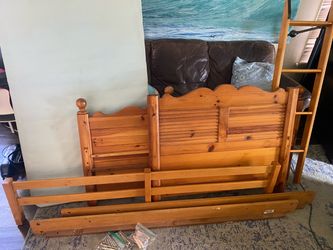 Free - Twin Bunk Bed Set