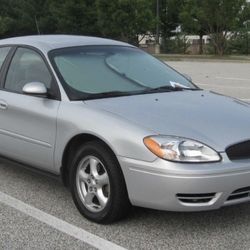 2004 Ford Taurus