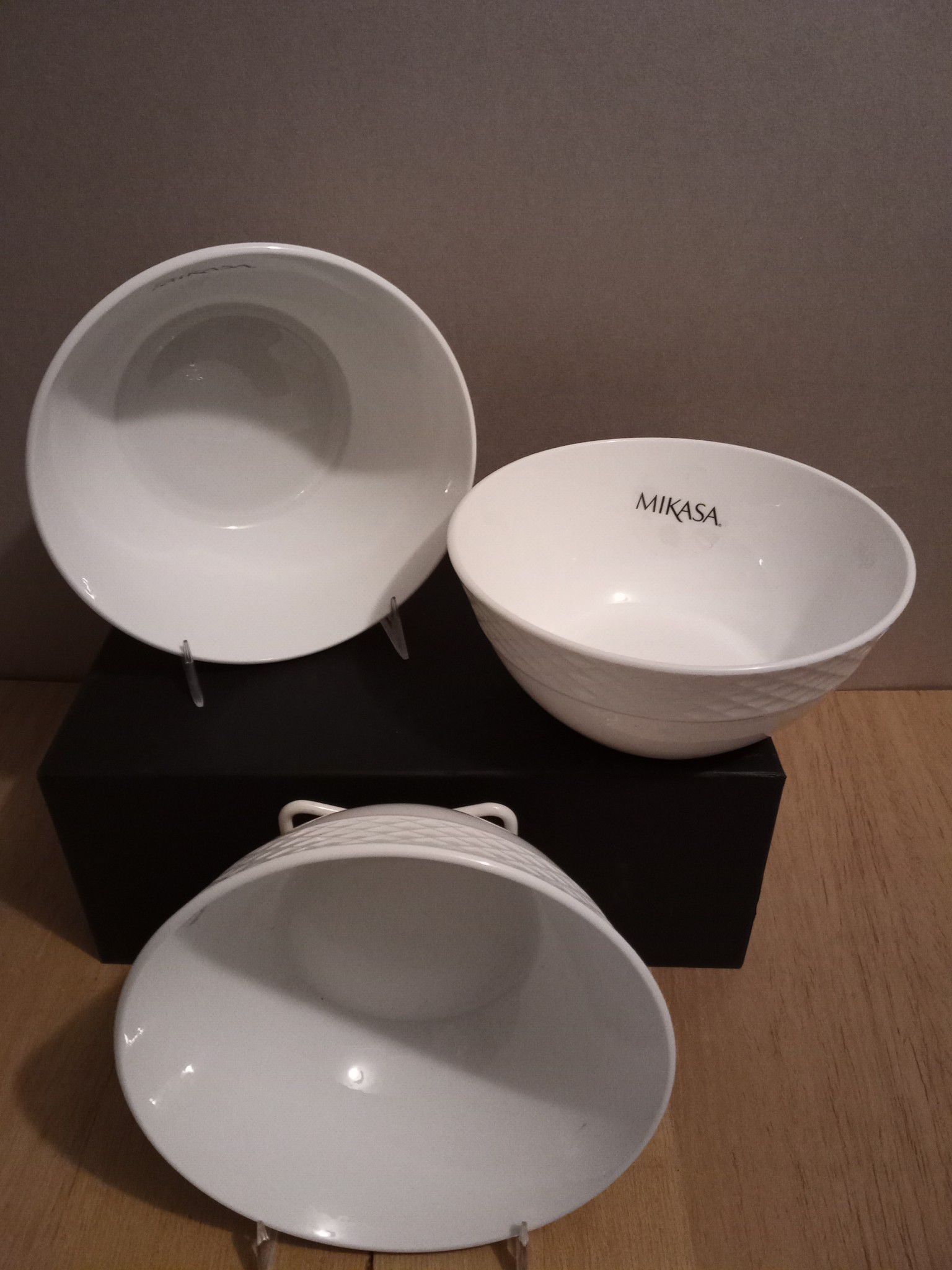 Set of 3 white Ceramic Mikasa salad bowls